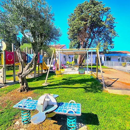 Villa Mas De La Bourgade Grande Toboggan Aquatique